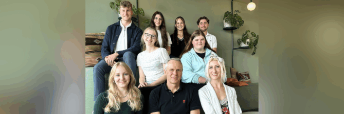Neue Auszubildende mit Vorstand Christopher Ratsch