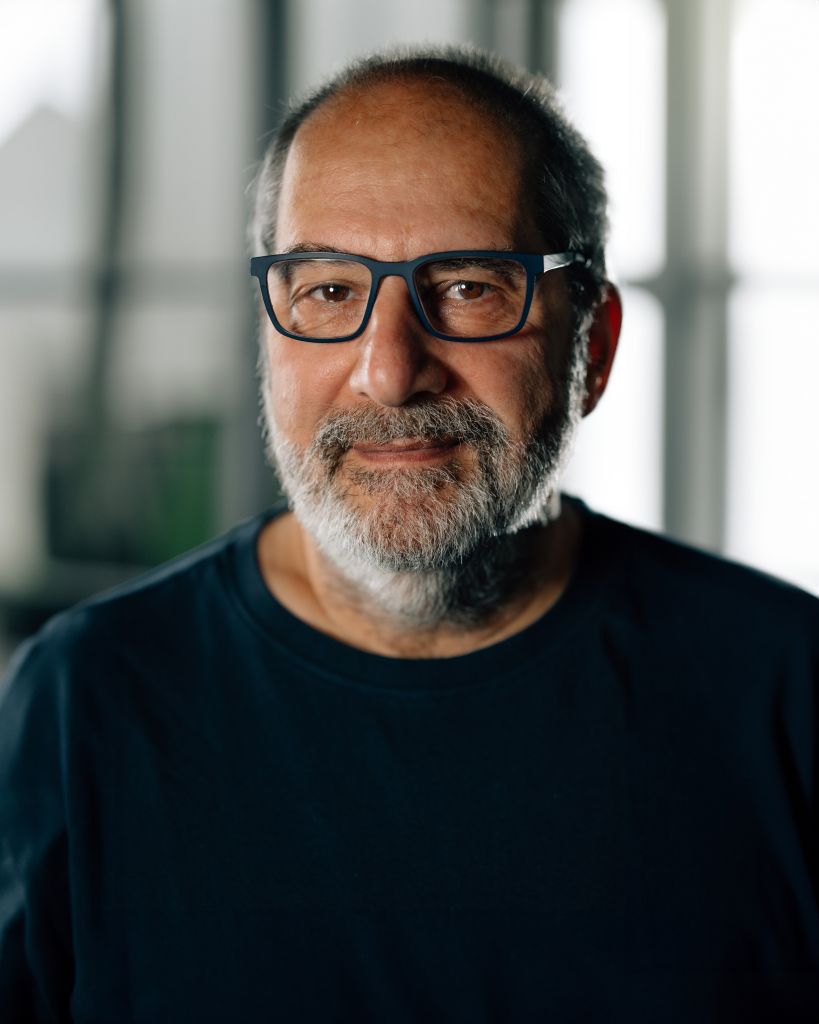 Fritz Grünefeld, verlässt das Unternehmen verlässt und geht in den Ruhestand geht.